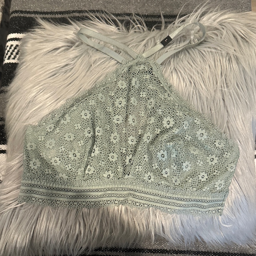 Victoria's Secret Lace Camisole in Soft Green sz Large